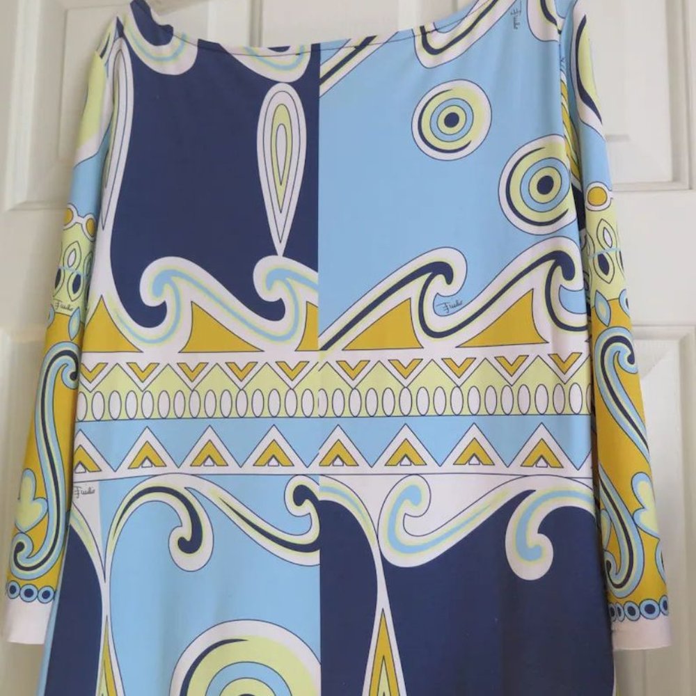 Light wear, 100% silk, unlined. Label has been cl